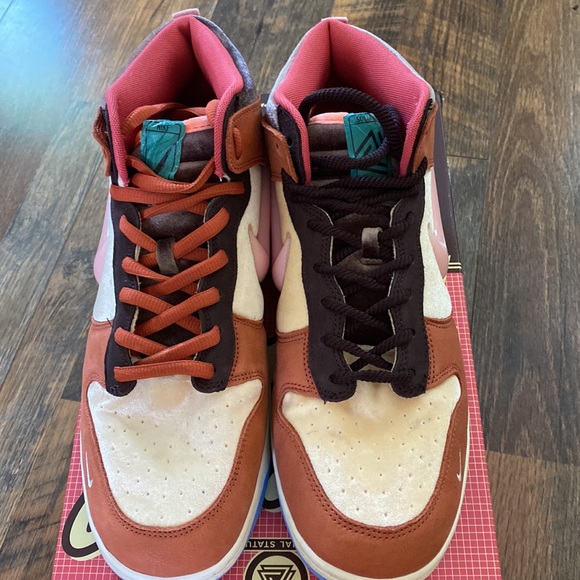 Nike Dunks - Picture 6 of 9